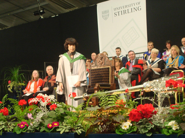 関会長 Stirling大学より名誉博士号を授与2